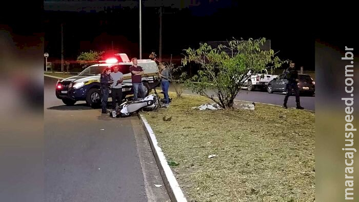 Jovem bate moto em árvore e morre em Campo Grande 