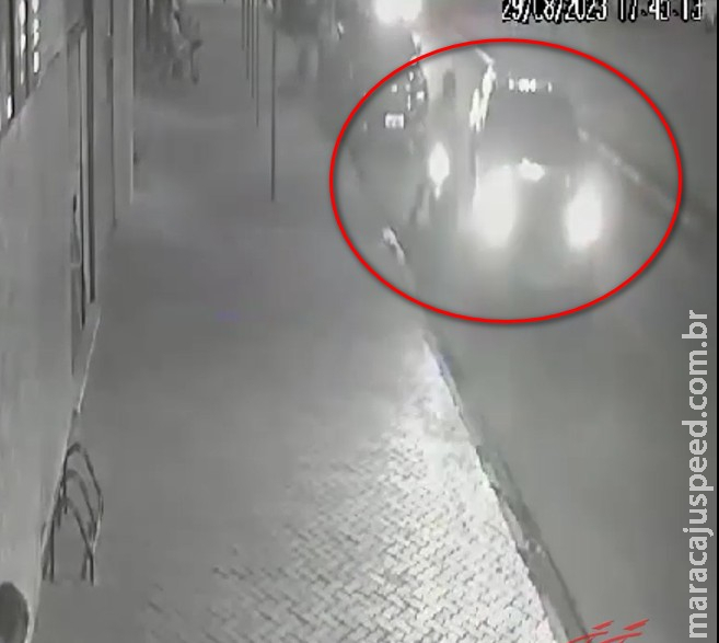 Maracaju: Motociclista inicia ultrapassagem pela a direita em Avenida e se envolve em colisão lateral com caminhonete Maracaju: Motociclista inicia ultrapassagem pela a direita em Avenida e se envolve em colisão lateral com caminhonete