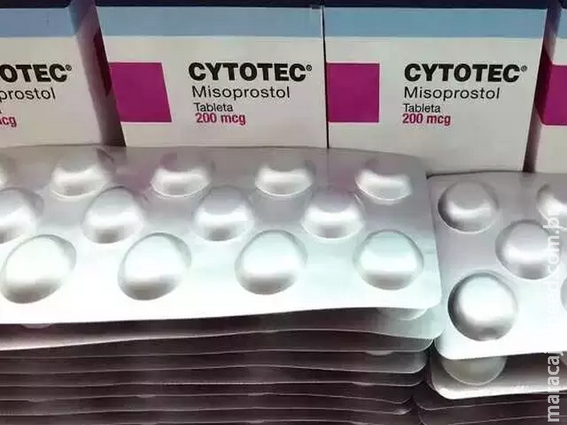 Mesmo proibidos, abortivos são vendidos por mensagem e enviados pelos Correios