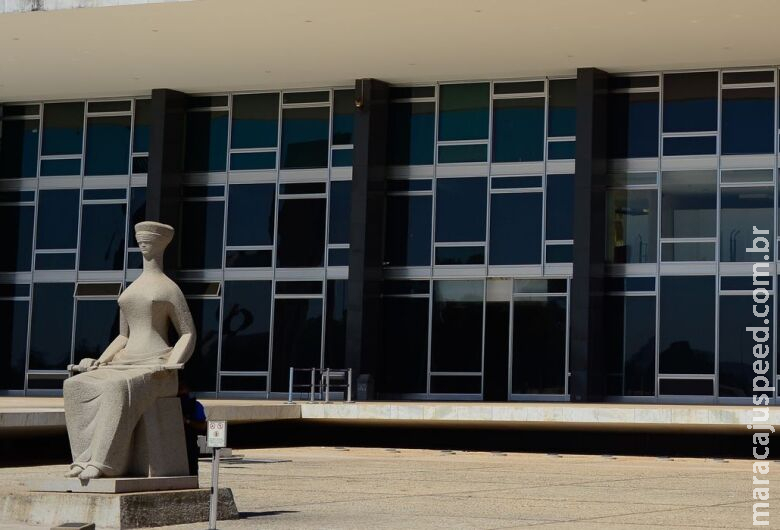 Moraes vota por tornar réus mais 70 envolvidos com atos de 8 de janeiro Moraes vota por tornar réus mais 70 envolvidos com atos de 8 de janeiro
