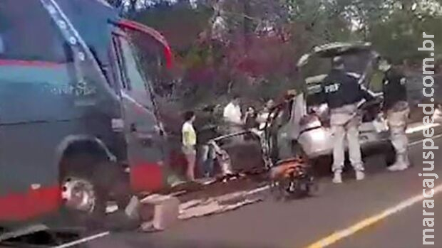 Motorista de Pálio que bateu em ônibus na BR-262 morre na Santa Casa