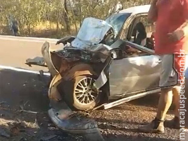 Motorista sofre múltiplas fraturas após bater carro em ônibus na BR-262, entre Aquidauana e Miranda Motorista sofre múltiplas fraturas após bater carro em ônibus na BR-262, entre Aquidauana e Miranda