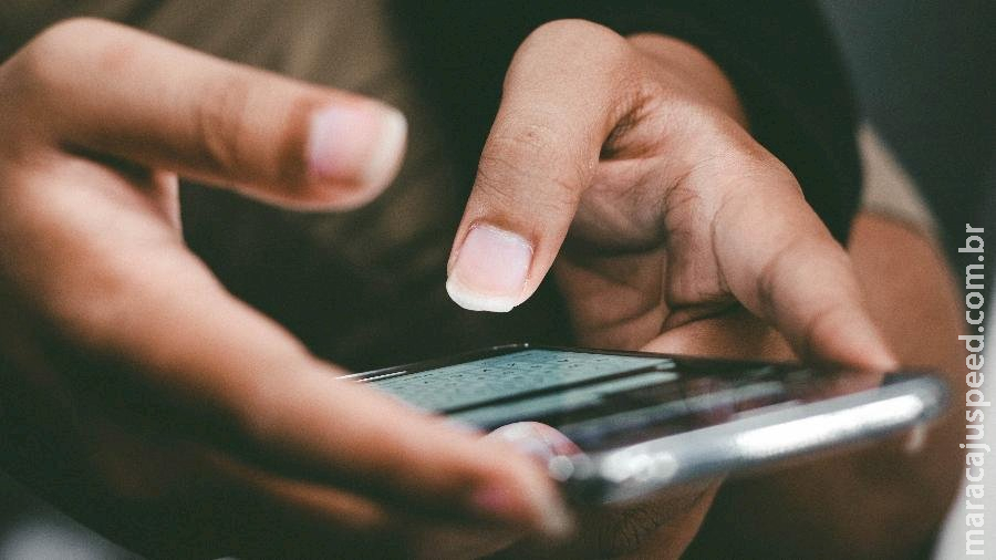 Mulher perde R$ 8,9 mil após consultar propaganda de investimento na rede social