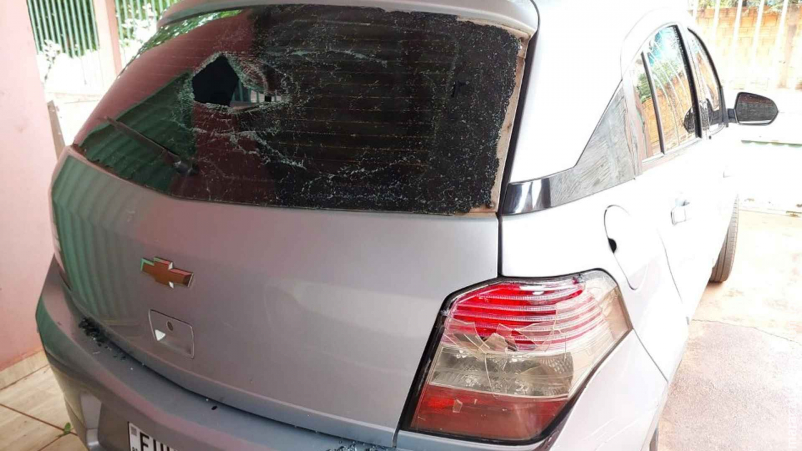 Pai e filho suspeitos de espancarem homem e deixá-lo em coma são presos em Bataguassu Pai e filho suspeitos de espancarem homem e deixá-lo em coma são presos em Bataguassu