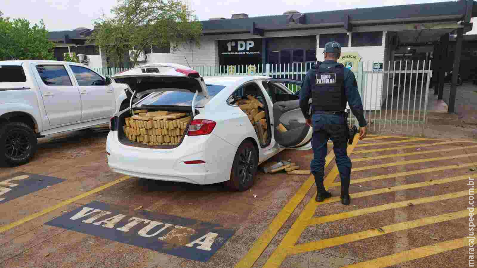 PM apreende Cruise lotado de maconha em Dourados após traficante bater em meio fio PM apreende Cruise lotado de maconha em Dourados após traficante bater em meio fio