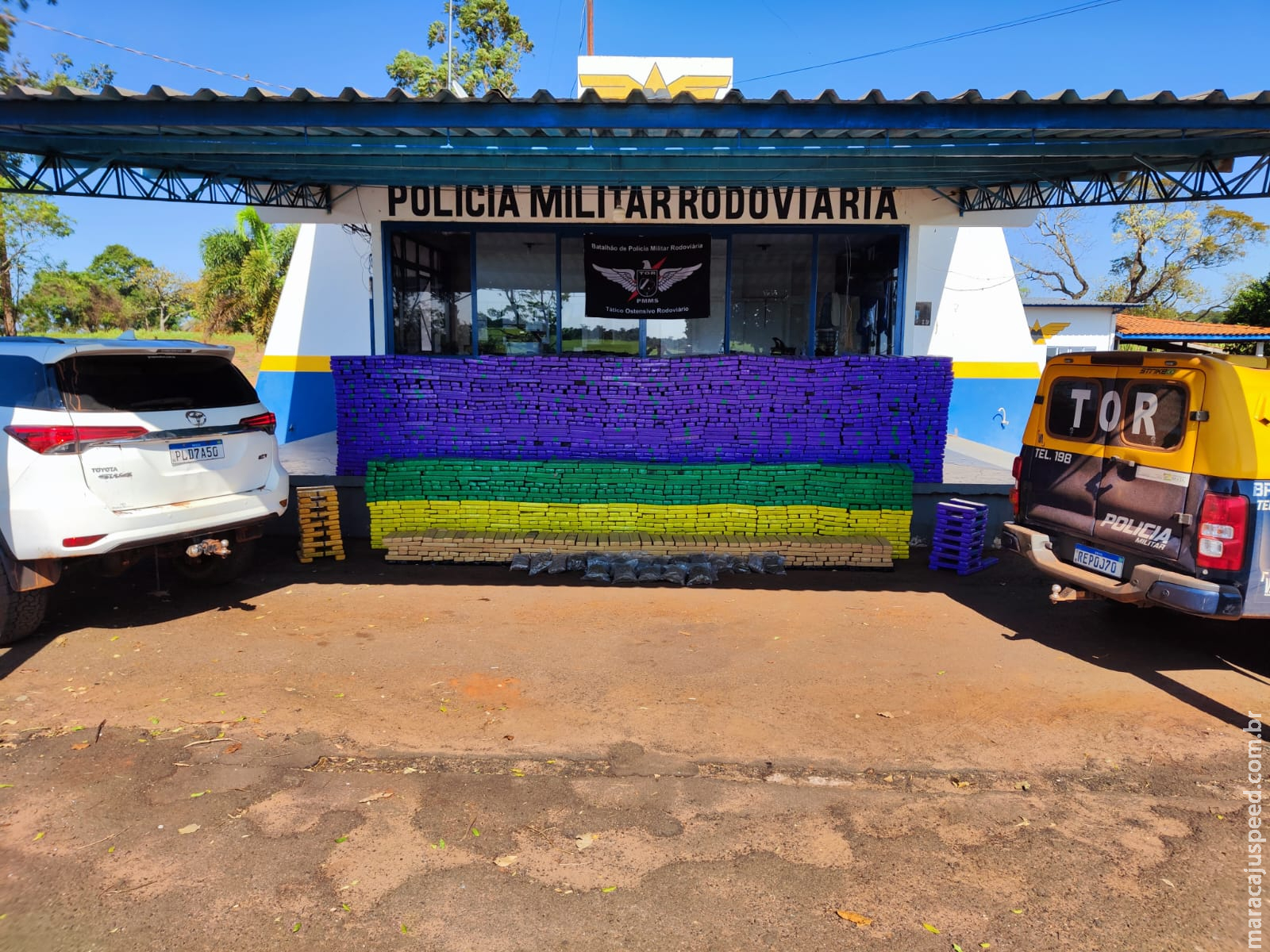 Polícia Militar Rodoviária apreende carga de mais de 2,7 toneladas de entorpecentes em Amambai Polícia Militar Rodoviária apreende carga de mais de 2,7 toneladas de entorpecentes em Amambai