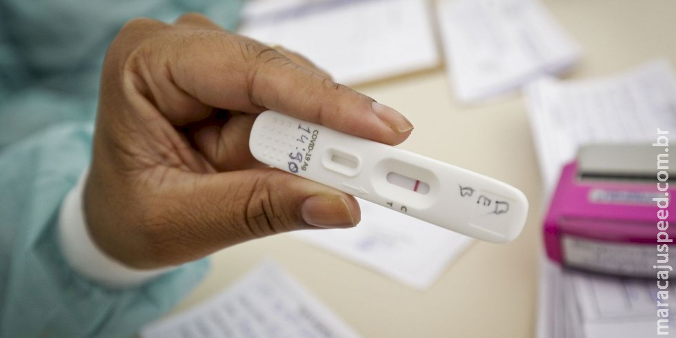 Positividade de testes de covid-19 subiu de 4% para 13%, detalha UFRJ 