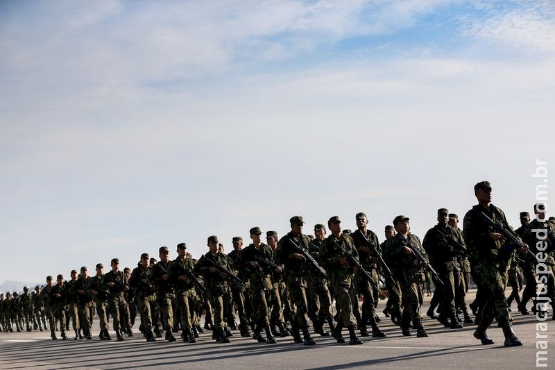 Senado aprova mudanças no Código Penal Militar e exclui punição em caso de críticas ao governo