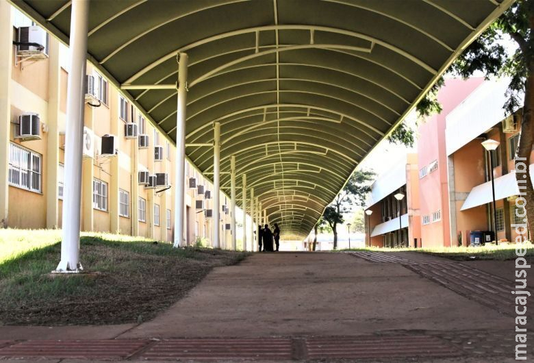 UFGD faz concursos com 41 vagas para professores e técnicos UFGD faz concursos com 41 vagas para professores e técnicos