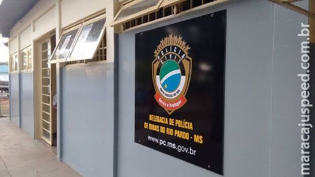 Após bebedeira, jovem incendeia casa de amigo e vai preso em Ribas do Rio Pardo Após bebedeira, jovem incendeia casa de amigo e vai preso em Ribas do Rio Pardo