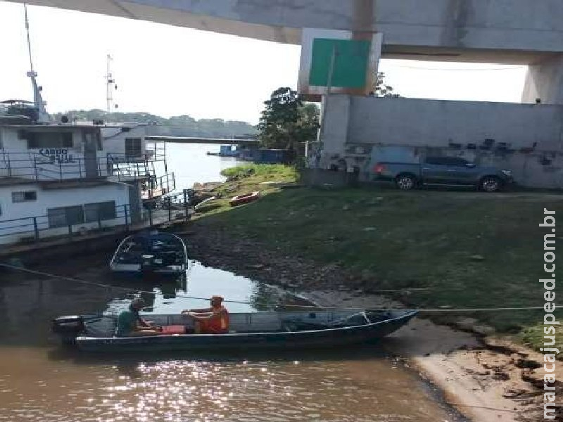 Bombeiros encontram corpo de turista que se afogou no Rio Miranda Bombeiros encontram corpo de turista que se afogou no Rio Miranda
