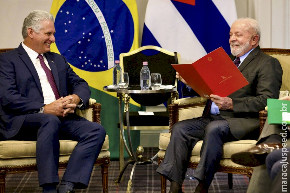 Brasil e Cuba assinam acordo de troca de informações uma semana antes de viagem de Lula ao país