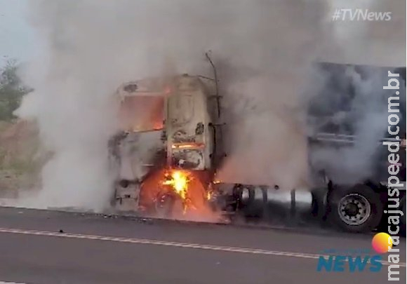 Cabine de carreta é destruída por fogo na BR-262 próximo a Aquidauana