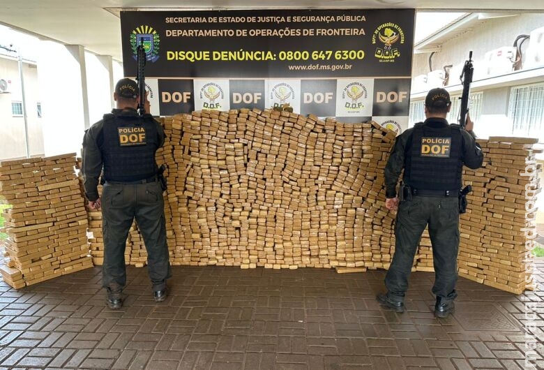 Caminhonete é apreendida em Dourados com 1,4 tonelada de maconha