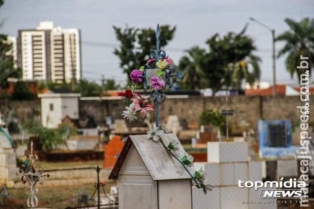 Família se despede de bebê que morreu durante parto em viatura 