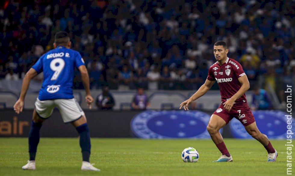 Fluminense e Cruzeiro medem forças no Maracanã pelo Brasileirão Fluminense e Cruzeiro medem forças no Maracanã pelo Brasileirão