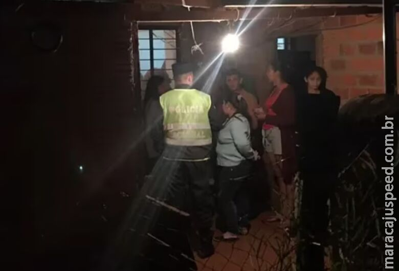 Homem assassina companheira e filha que tentou defender a mãe Homem assassina companheira e filha que tentou defender a mãe