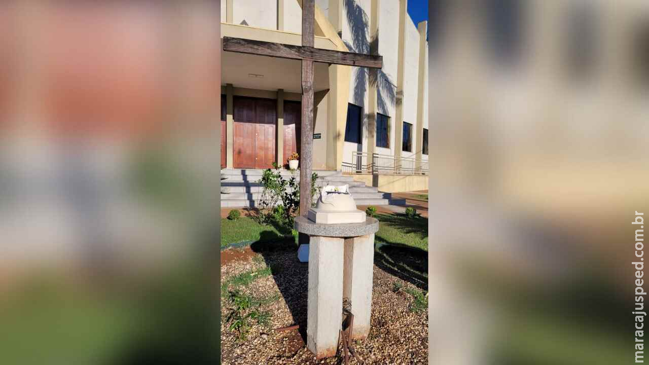 Idoso que quebrou Santa de paróquia em Dourados é preso por ultraje a culto e ato obsceno