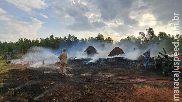 Incêndio em carvoaria destrói trator em Bataguassu