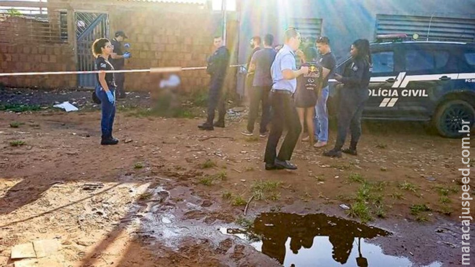 Jovem pede socorro para moradores e morre com prato de comida no colo em MS Jovem pede socorro para moradores e morre com prato de comida no colo em MS