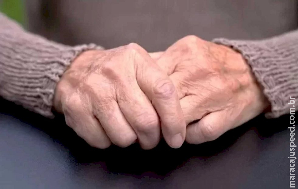 Justiça interdita idoso de 84 anos que deu R$ 190 mil à namorada de 34 anos Justiça interdita idoso de 84 anos que deu R$ 190 mil à namorada de 34 anos