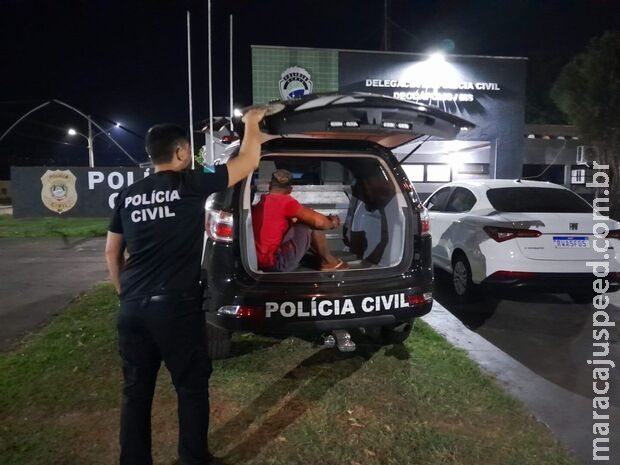 Ladrão encapuzado é preso após roubar e ameaçar idoso com faca Ladrão encapuzado é preso após roubar e ameaçar idoso com faca
