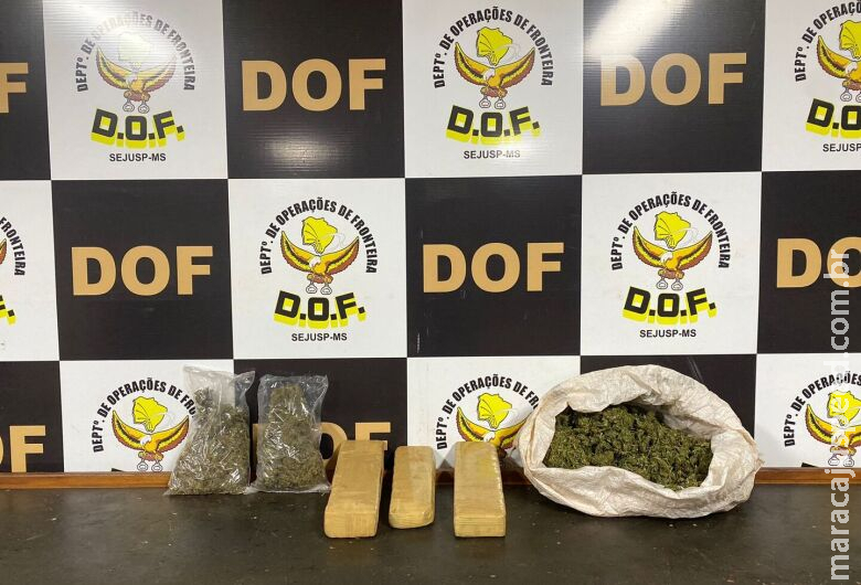 Maconha e skunk deixados às margens de rodovias são apreendidos Maconha e skunk deixados às margens de rodovias são apreendidos