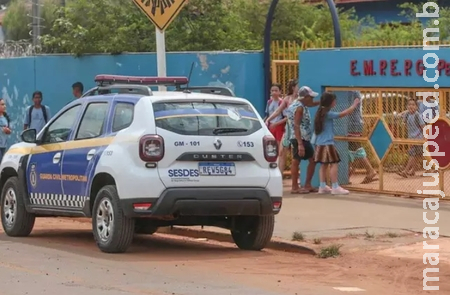 Mãe diz que empurrões na escola deram início à briga que levou aluno ao hospital 