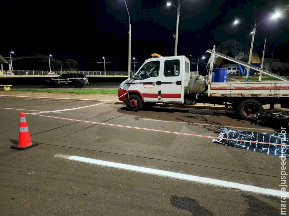 Motociclista morre ao bater em traseira de caminhão estacionado em Costa Rica Motociclista morre ao bater em traseira de caminhão estacionado em Costa Rica