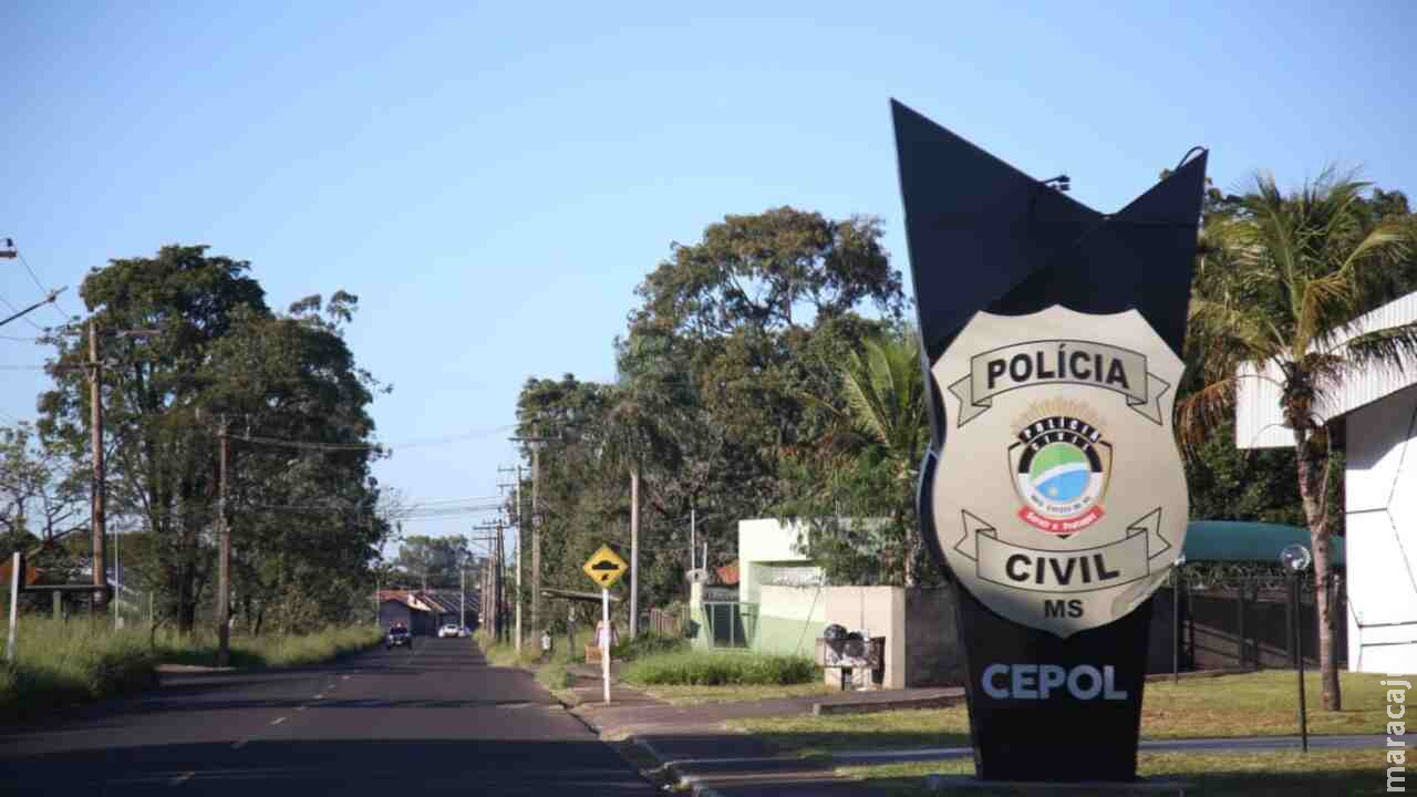 Motorista bêbado é preso ao invadir ponto de táxi e atingir moto de subtenente da PM em Campo Grande Motorista bêbado é preso ao invadir ponto de táxi e atingir moto de subtenente da PM em Campo Grande