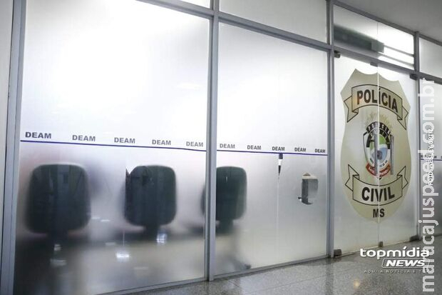 Mulher é enforcada e colocada contra parede pelo irmão no Jardim Aeroporto Mulher é enforcada e colocada contra parede pelo irmão no Jardim Aeroporto