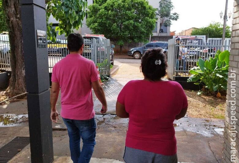 Mulher é presa por comercializar crack na Vila Nova Esperança Mulher é presa por comercializar crack na Vila Nova Esperança