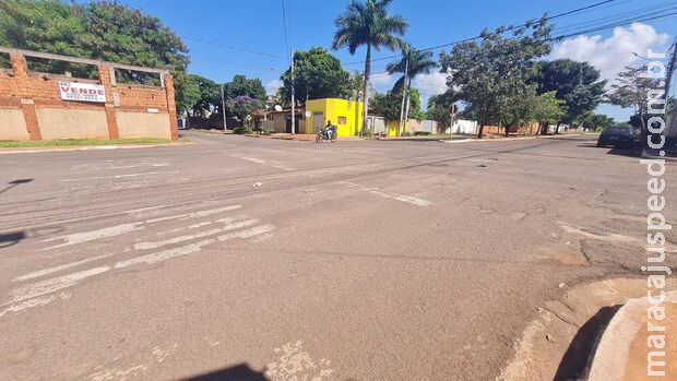 Mulher passa mal, estaciona e bandidos levam carro no Tijuca Mulher passa mal, estaciona e bandidos levam carro no Tijuca