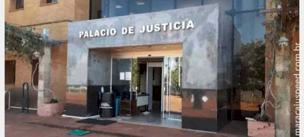 Pistoleiros disparam mais de 50 tiros contra casa de juízas na fronteira com MS Pistoleiros disparam mais de 50 tiros contra casa de juízas na fronteira com MS