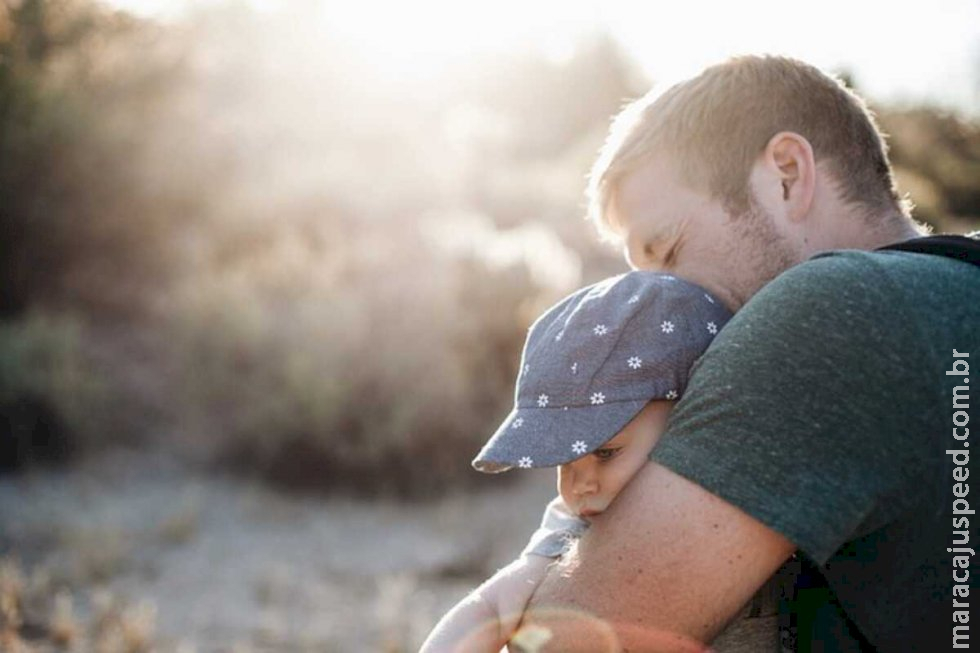 STF reconhece direito à licença-paternidade e manda Congresso regulamentar