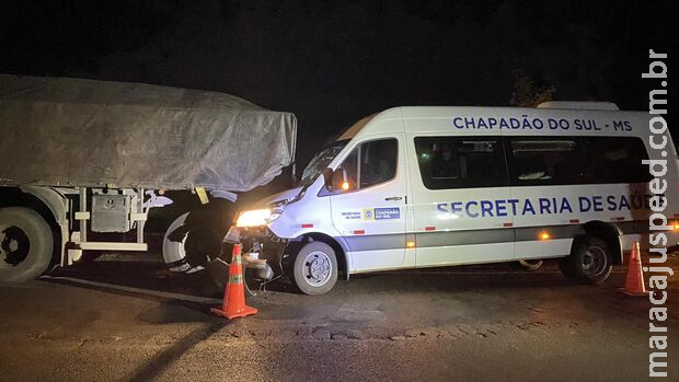 Van com pacientes com câncer de MS sofre acidente no caminho para Barretos Van com pacientes com câncer de MS sofre acidente no caminho para Barretos