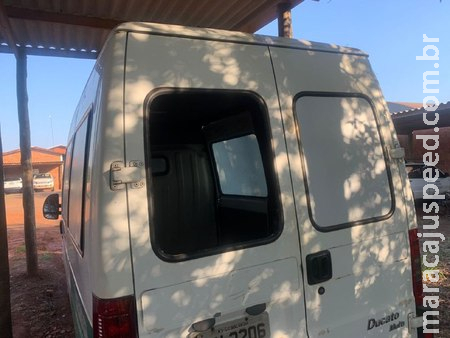 Vandalismo em Ambulância: Ladrões destroem veículo e roubam equipamentos Vandalismo em Ambulância: Ladrões destroem veículo e roubam equipamentos