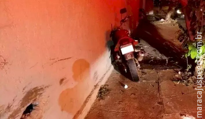 Adolescente de 17 anos morre após colega bater motocicleta em muro em Três Lagoas Adolescente de 17 anos morre após colega bater motocicleta em muro em Três Lagoas