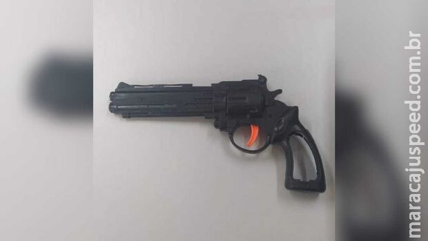 Aluno entra com arma de brinquedo em escola e PM é acionada em Três Lagoas Aluno entra com arma de brinquedo em escola e PM é acionada em Três Lagoas
