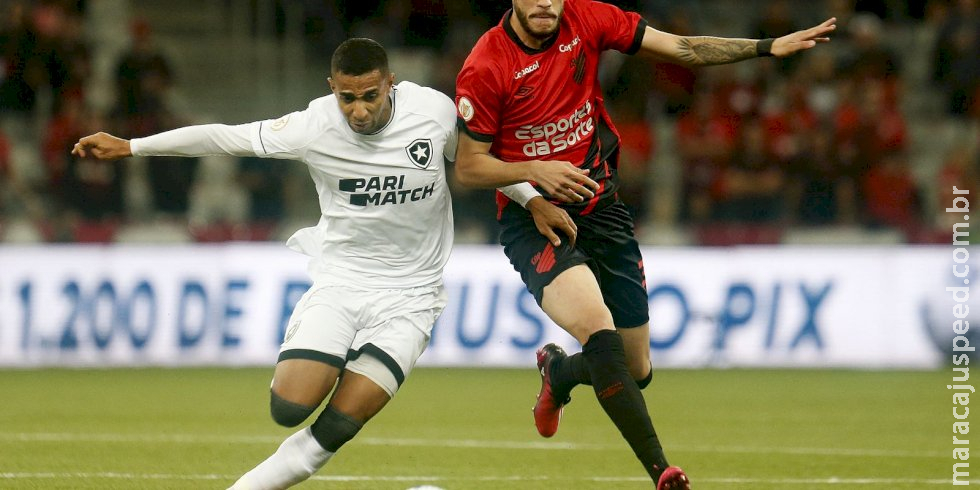 Brasileirão: Botafogo recebe Athletico e pode ampliar vantagem no topo Brasileirão: Botafogo recebe Athletico e pode ampliar vantagem no topo