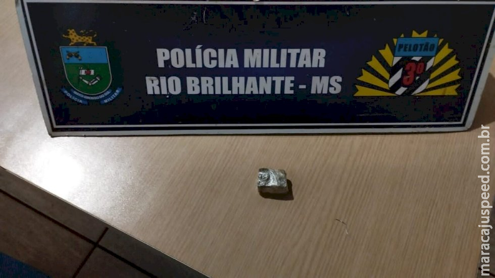Cantor sertanejo é preso por dirigir embriagado e PM encontra porção de droga em carro em Rio Brilhante Cantor sertanejo é preso por dirigir embriagado e PM encontra porção de droga em carro em Rio Brilhante