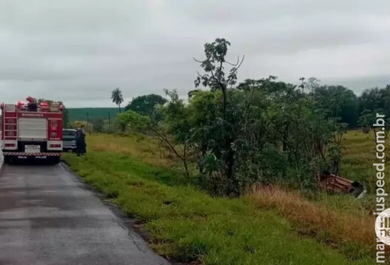 Carro com família de MS capota e passageira morre em São Paulo Carro com família de MS capota e passageira morre em São Paulo