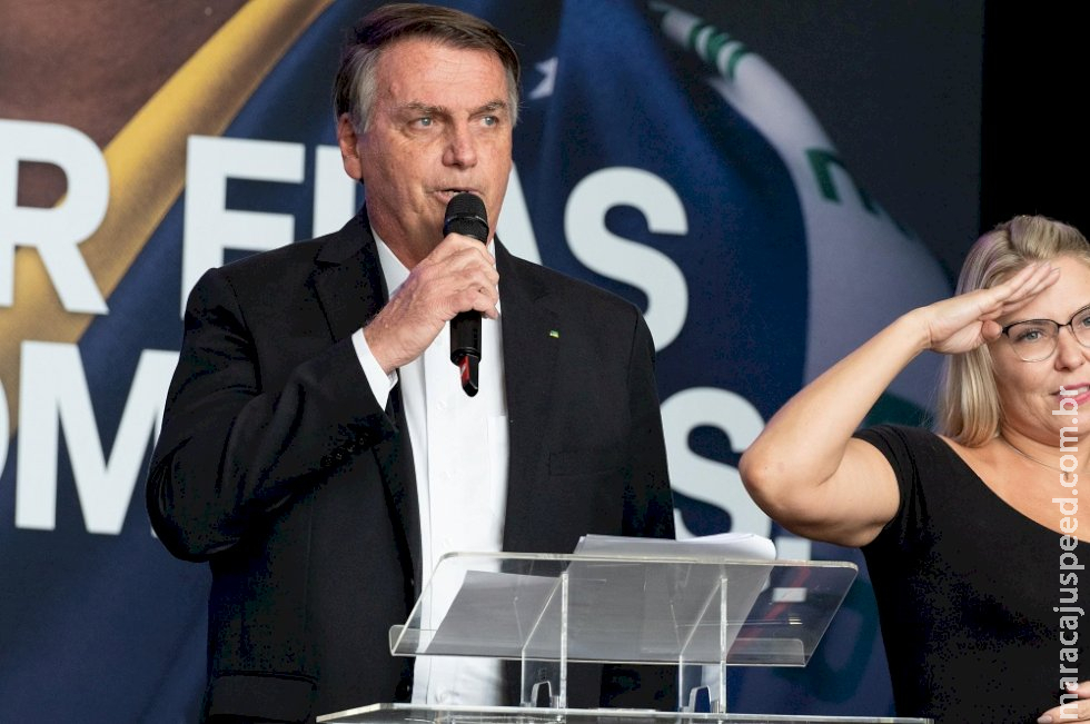 Defesa de Bolsonaro diz que relatório da CPMI do 8 de Janeiro é ‘parcial’ e traz ‘odiosas conclusões’