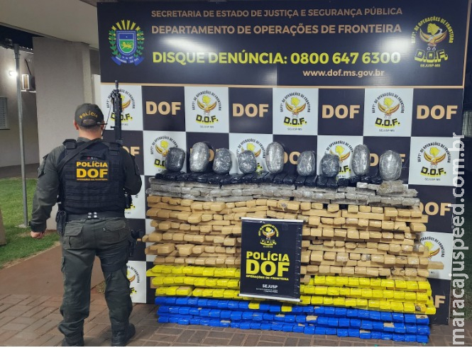 DOF apreende quase meia tonelada de drogas em terreno baldio em Dourados DOF apreende quase meia tonelada de drogas em terreno baldio em Dourados