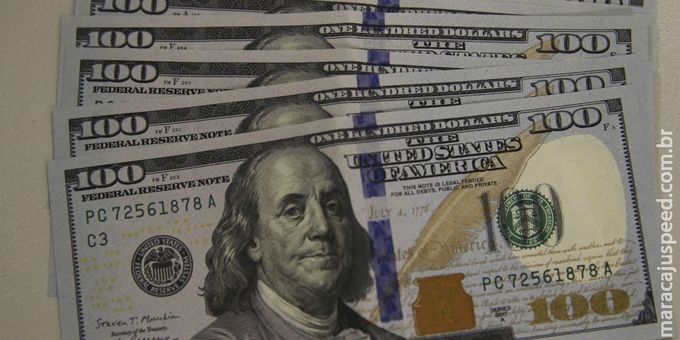 Dólar sobe para R$ 5,01 após fala de Lula sobre meta fiscal Dólar sobe para R$ 5,01 após fala de Lula sobre meta fiscal