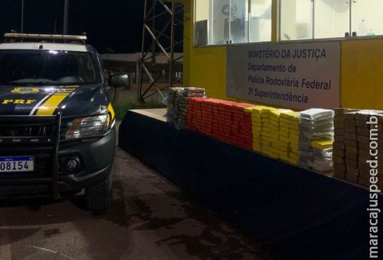 Dupla é flagrada com mais de 300 kg de cocaína em ônibus