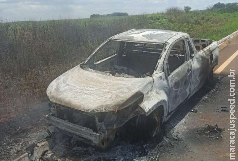Funcionário furta e incendeia caminhonete ao descobrir demissão Funcionário furta e incendeia caminhonete ao descobrir demissão