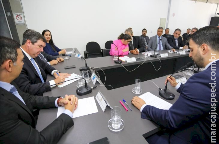 Governador participa de reunião do Conselho da Polícia Civil e formaliza promoção funcional da carreira