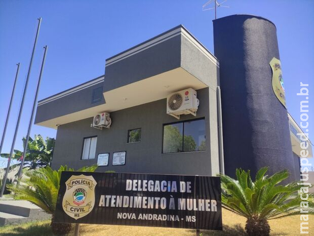 Homem é preso em flagrante por atropelar a ex-companheira com o carro do pai Homem é preso em flagrante por atropelar a ex-companheira com o carro do pai