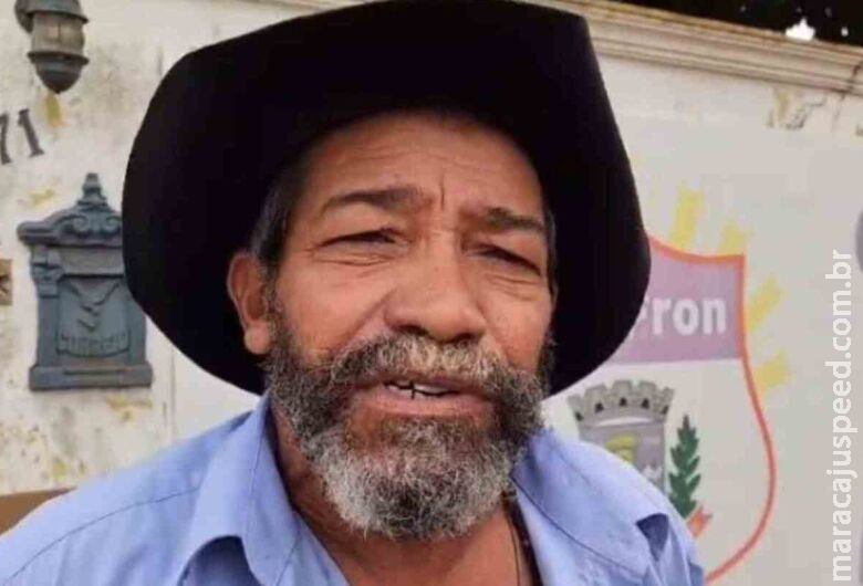 Idoso confundido com Idoso confundido com